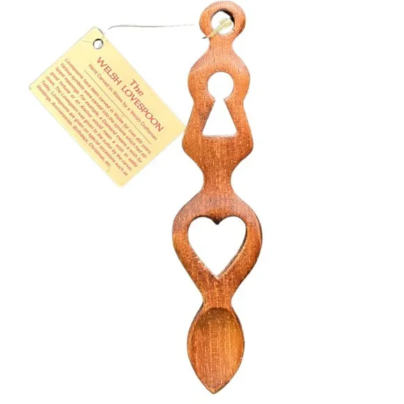 Vintage NWT Welsh Hand-Carved Lovespoon & 100% Cotton Printed Tea Towel Set - Picture 2 of 10